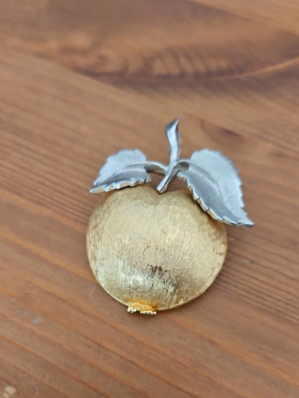 Vintage 2 Tone Apple Brooch